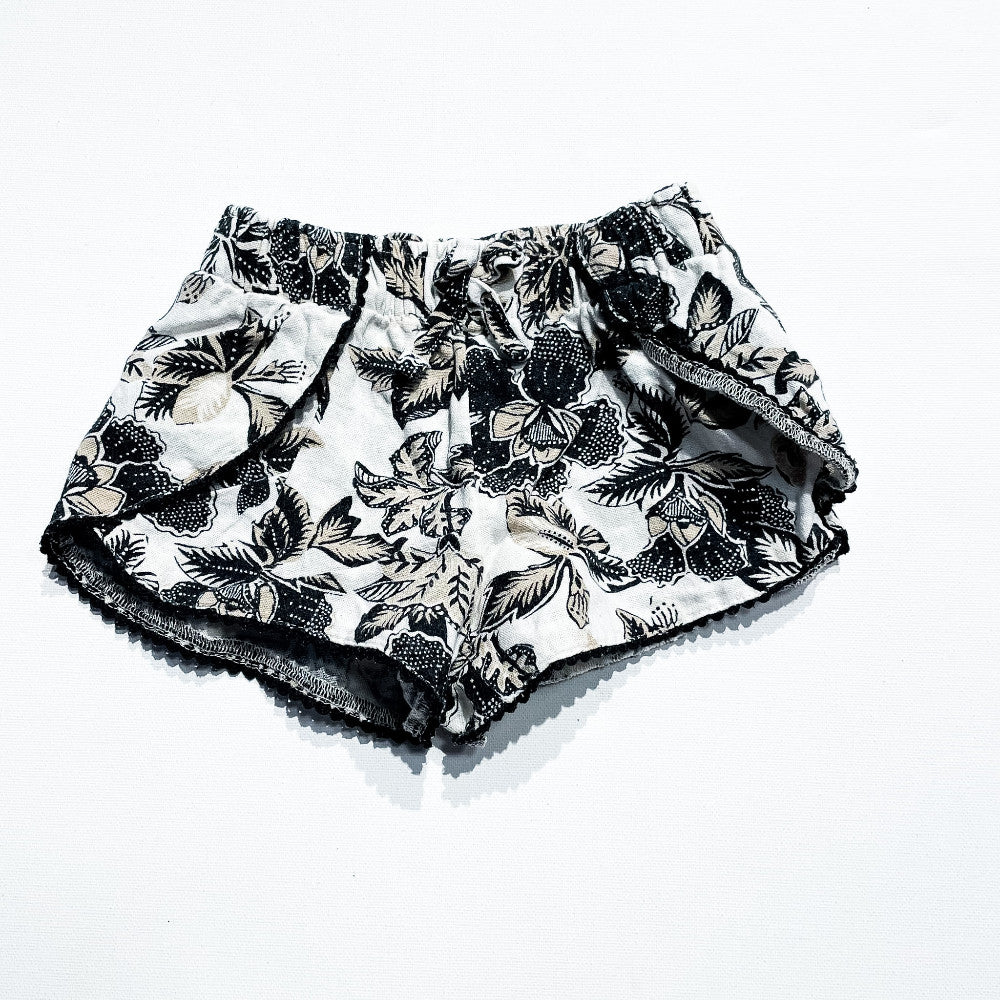 Old Navy Shorts 12-18M|233558