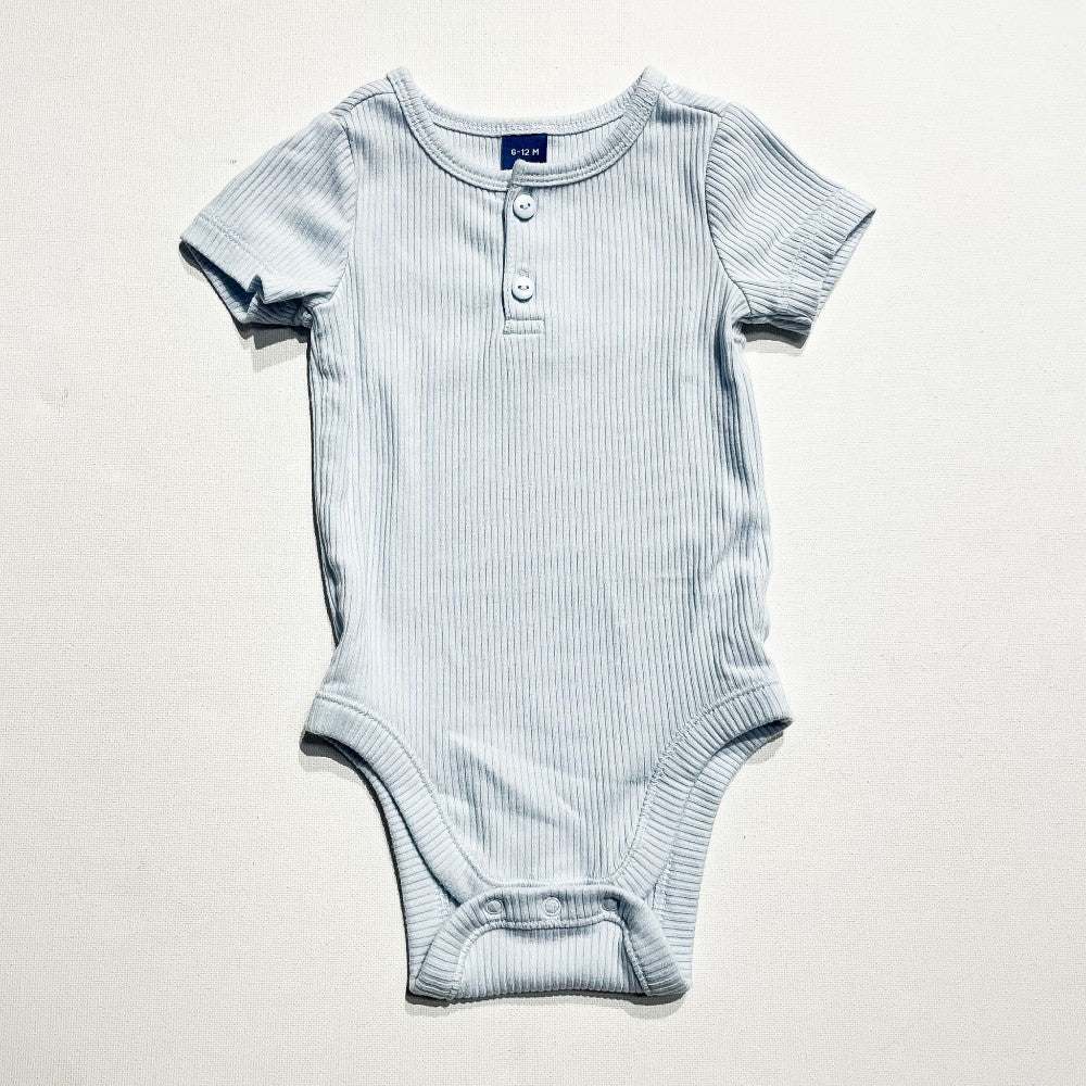 Old Navy Onesie 6-12M|230650