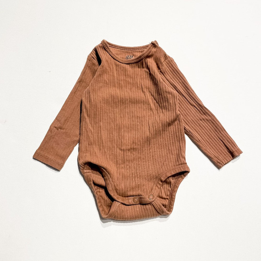 H&M Onesie 4-6M|232472
