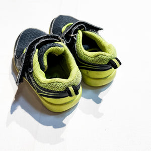 Athletic Works Shoes 4|153632
