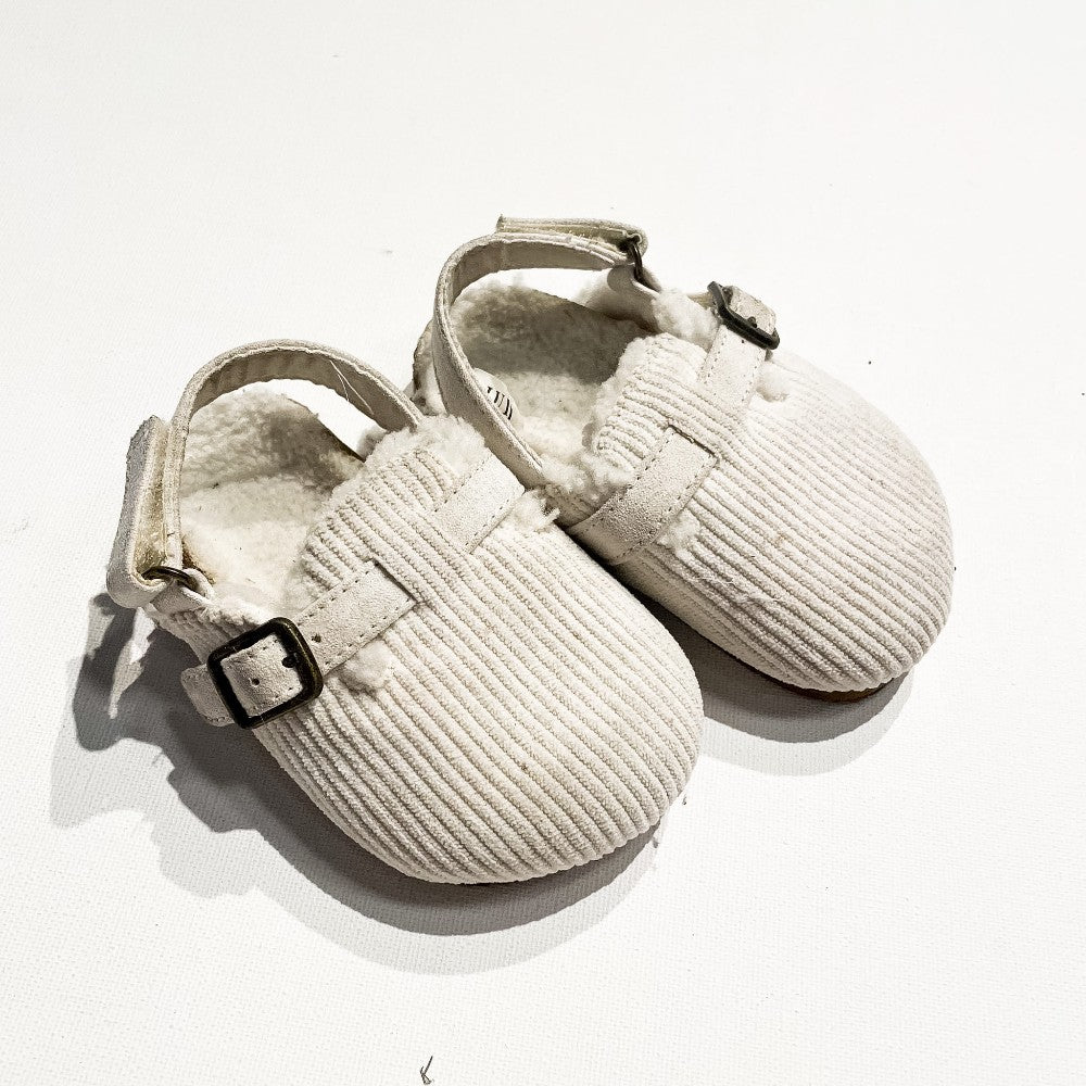Gap Shoes Size 5/6|232478