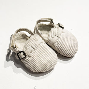 Gap Shoes Size 5/6|232478