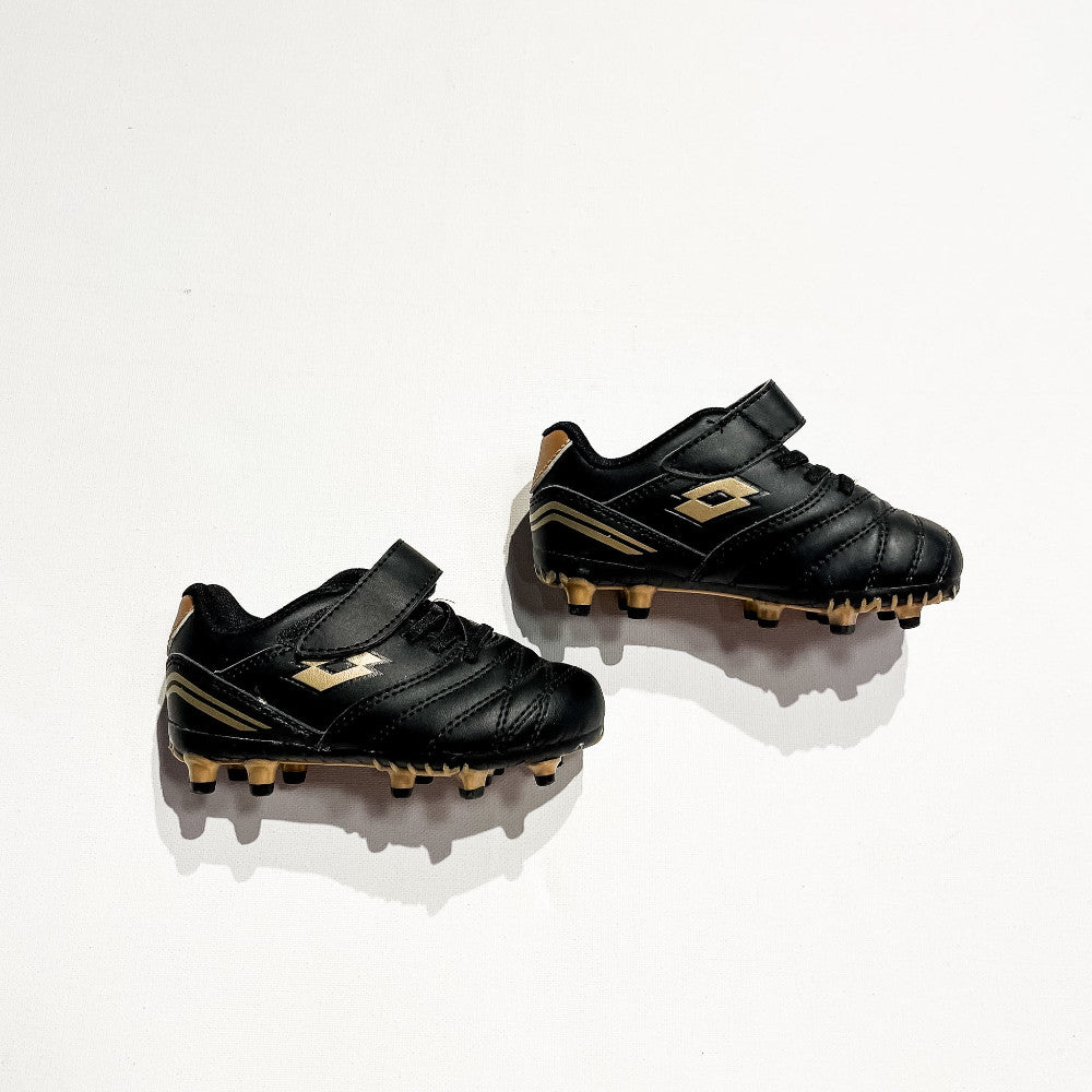 Lotta Cleats 8|234002