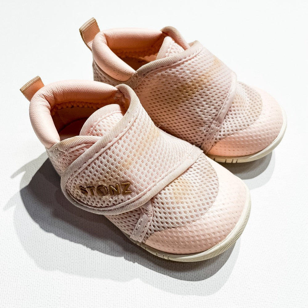 Stonz Shoes Size 5 **Imperfection|219991