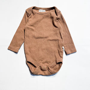 Rabbit & Bear Onesie 6-9M|174652