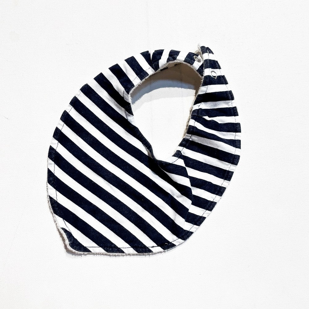 Lazy One Bib|152443