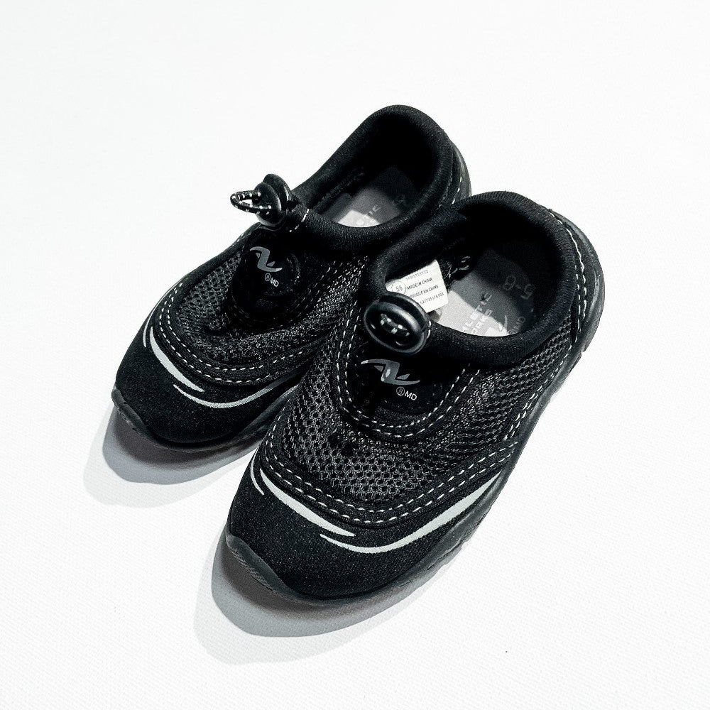 Athletic Works Water Shoes 5-6|198043
