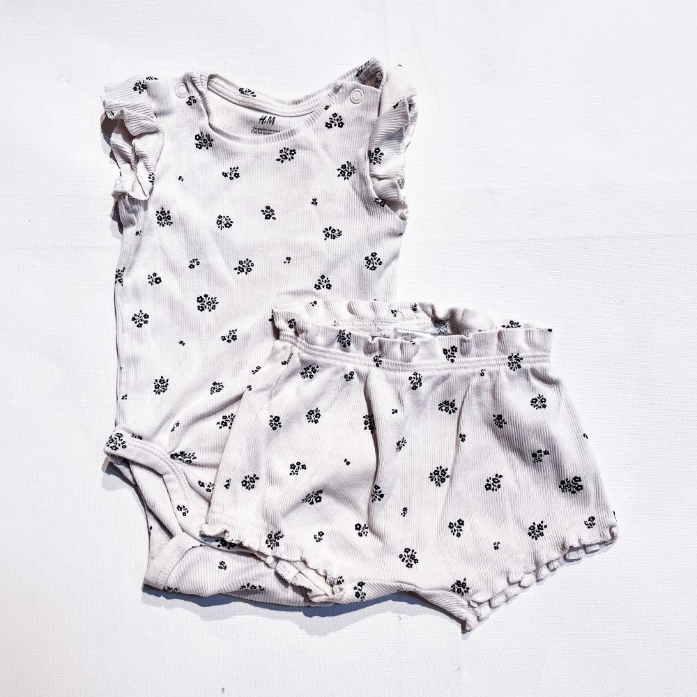 H&M Onesie 2-4M|118463