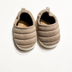 Old Navy Slippers 3|205623