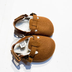 Gap Shoes 5/6C|165077