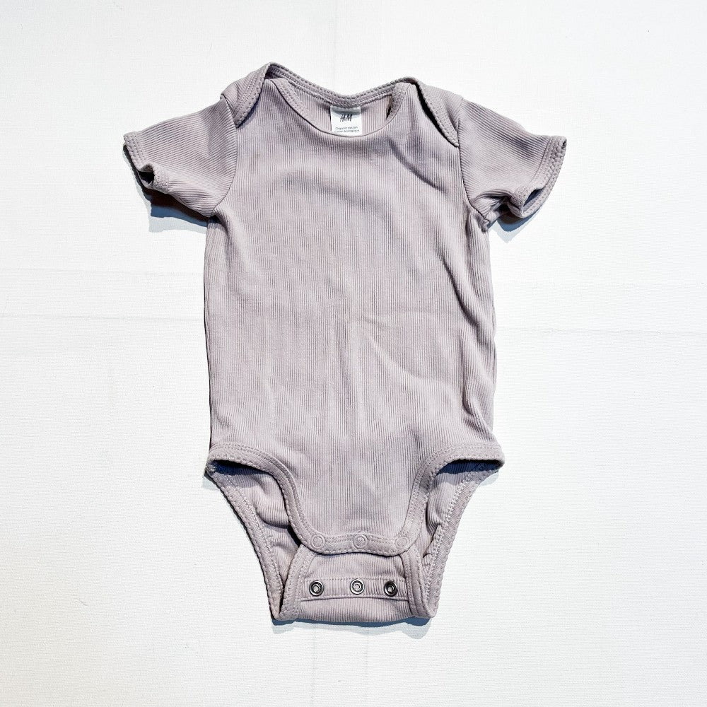 H&M Onesie 4-6M|170443