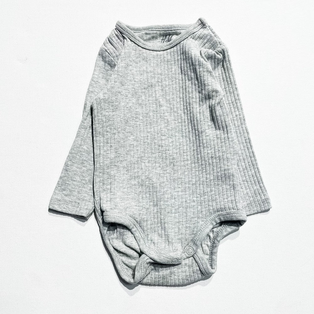 H&M Onesie 4-6M|230636