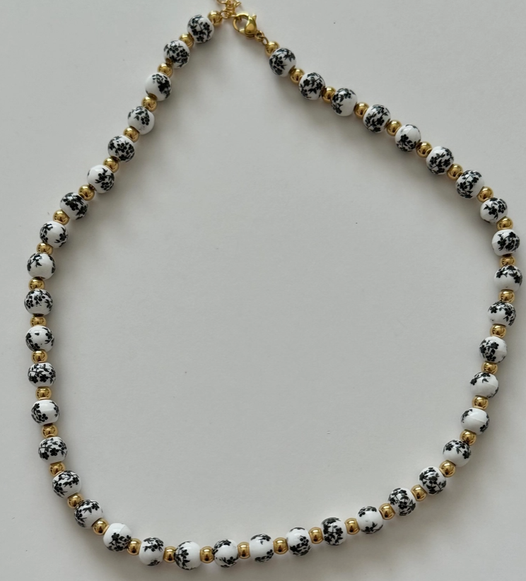 Lujain Beaded Necklace- Black|186958