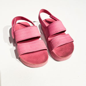 Reef Sandals 6-7|215891