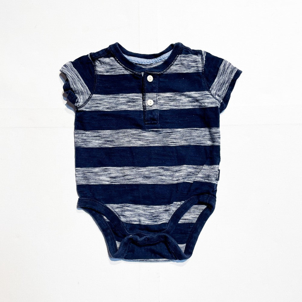 Gap Onesie 6-12M|173595
