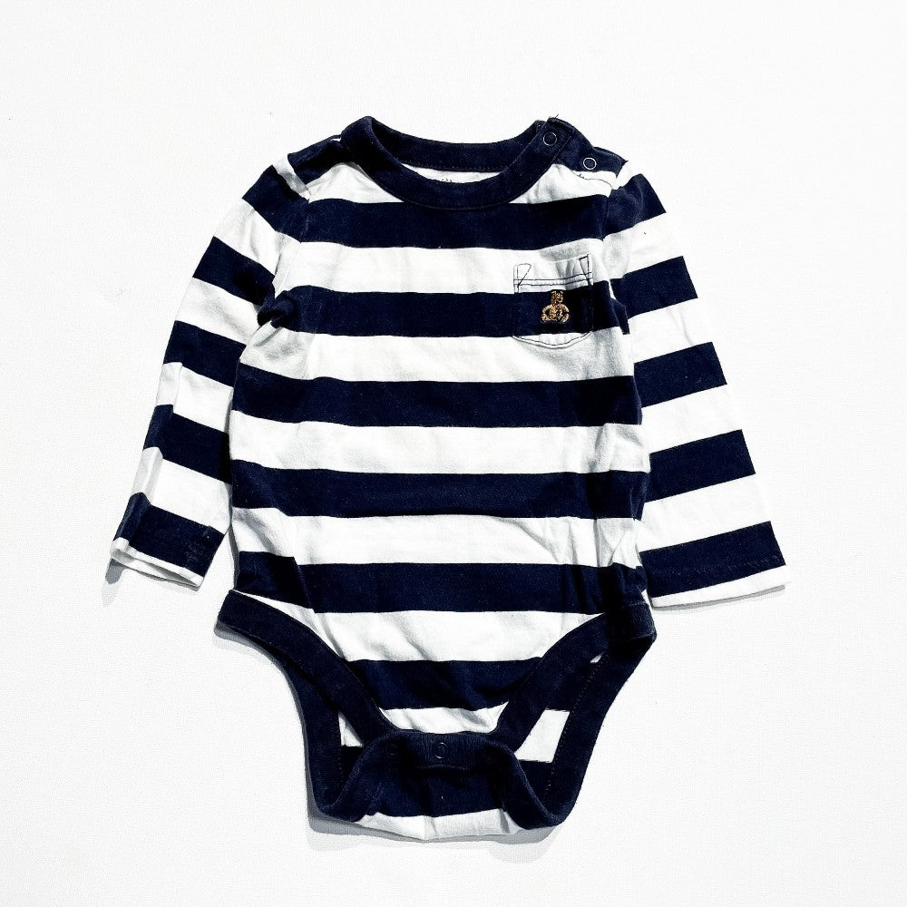 Gap Onesie 6-12M|227666