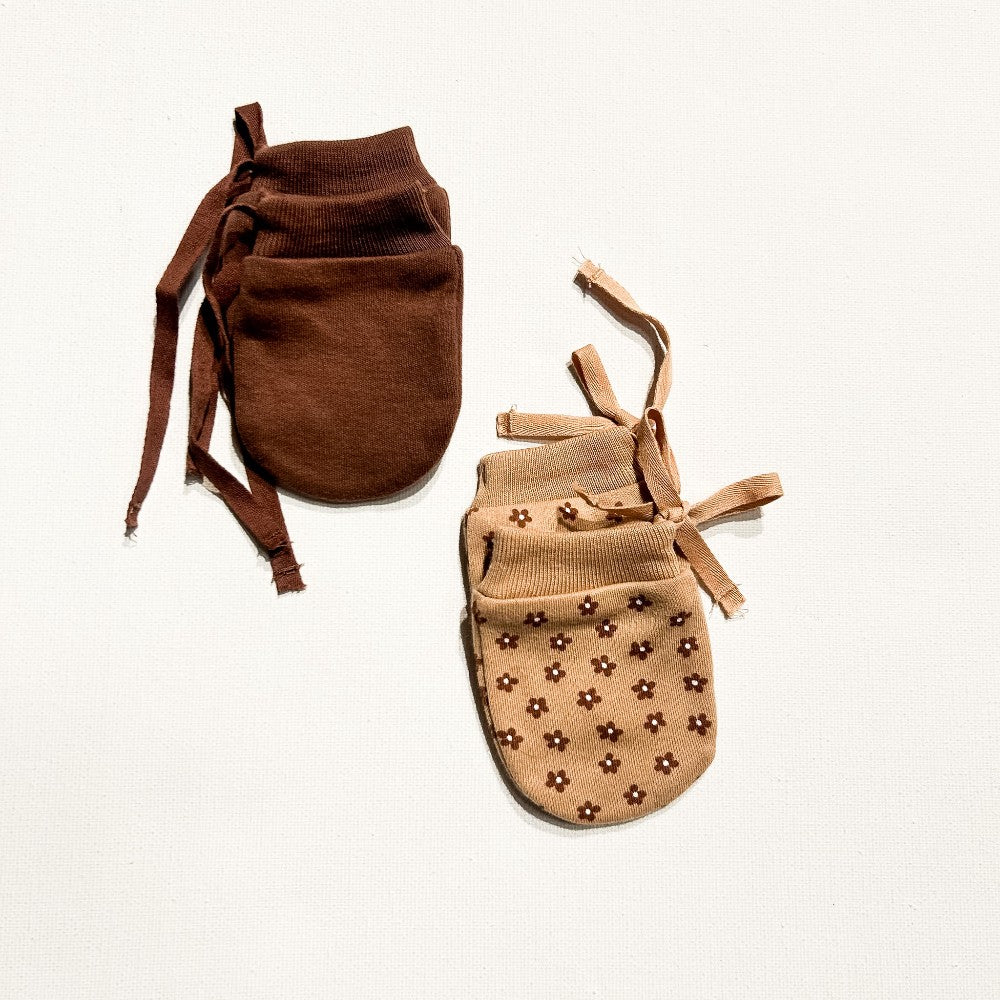 Quincy Mae Scratch Mittens Set|208440