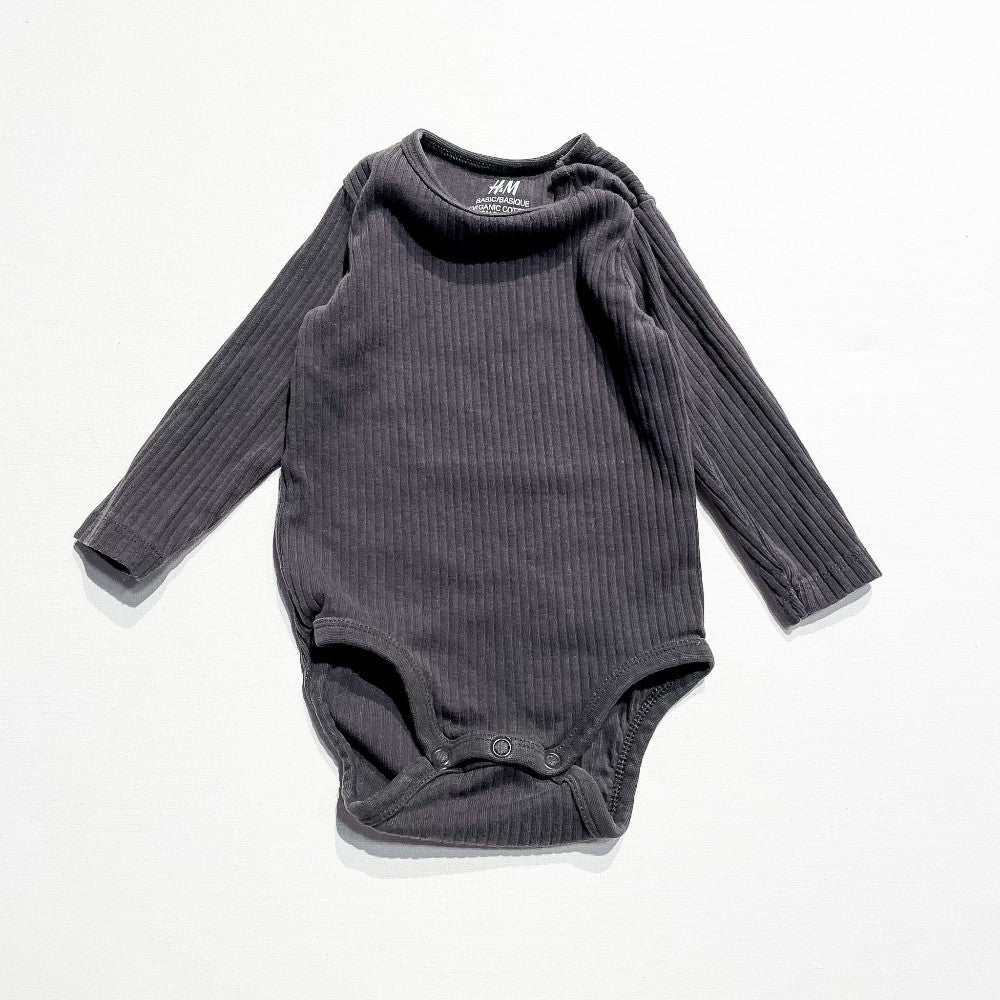 H&M Onesie 4-6M|219647