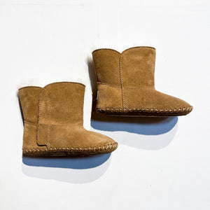UGGS Boots 4-5|157760