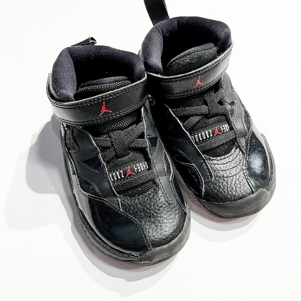 Jordan Sneakers 8C|220725