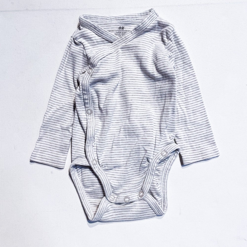 H&M Onesie 4-6M|167471