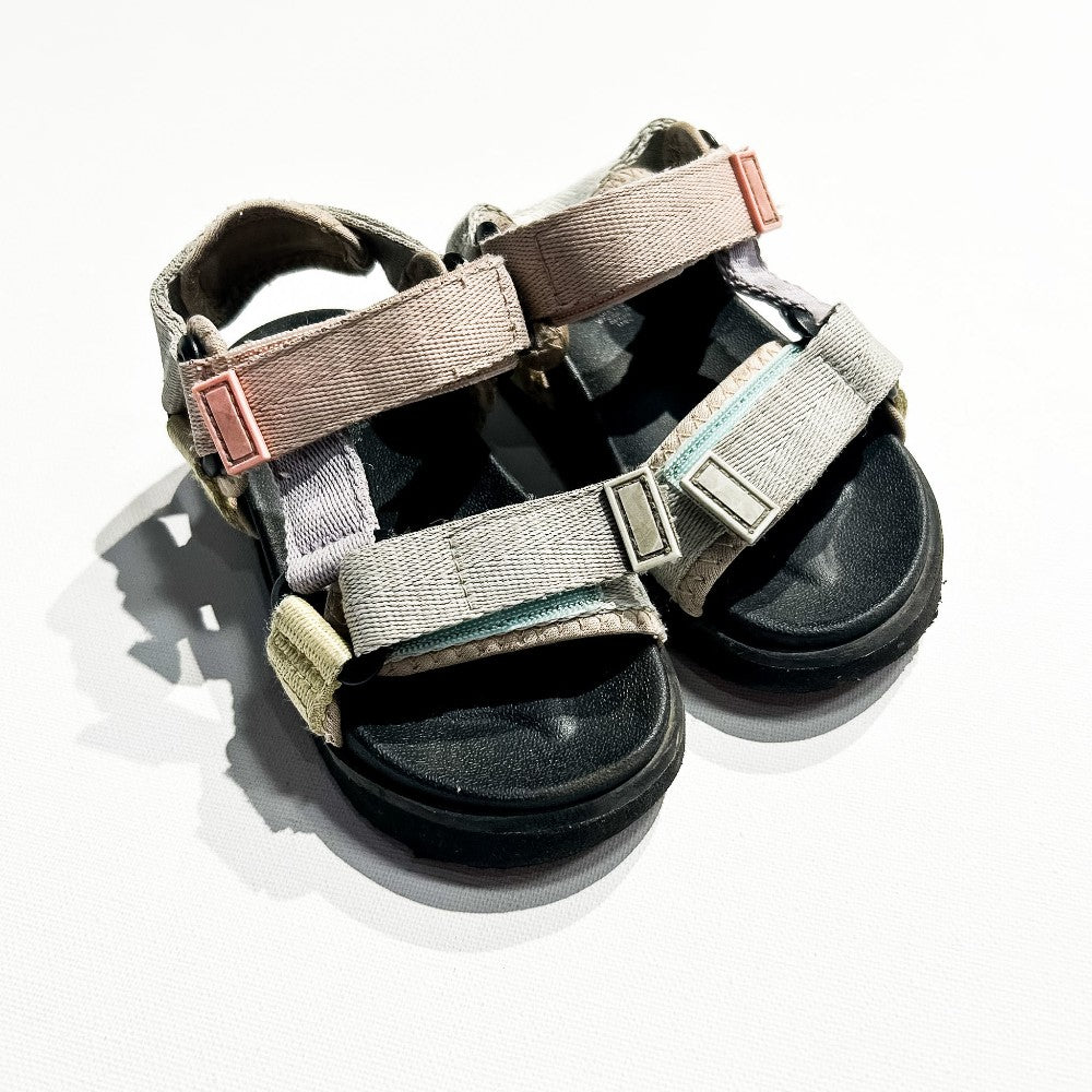 Gap Sandals 7-8|210642