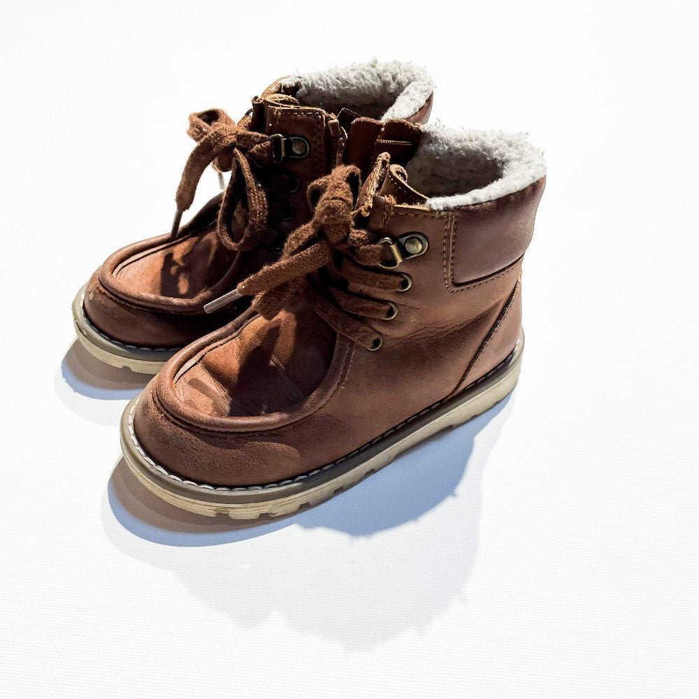 Old Navy Boots 9|190057