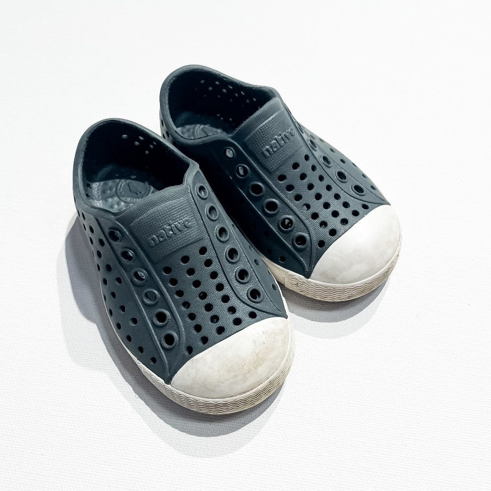 Grey Natives 5|211901