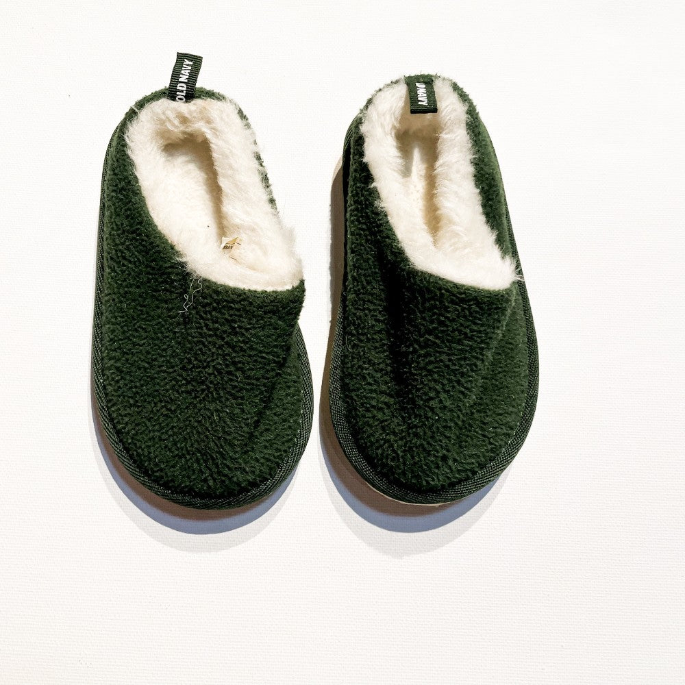 Old Navy Slippers 5|189390