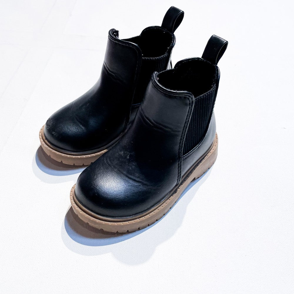 Old Navy boots 6 **Imperfection|172072