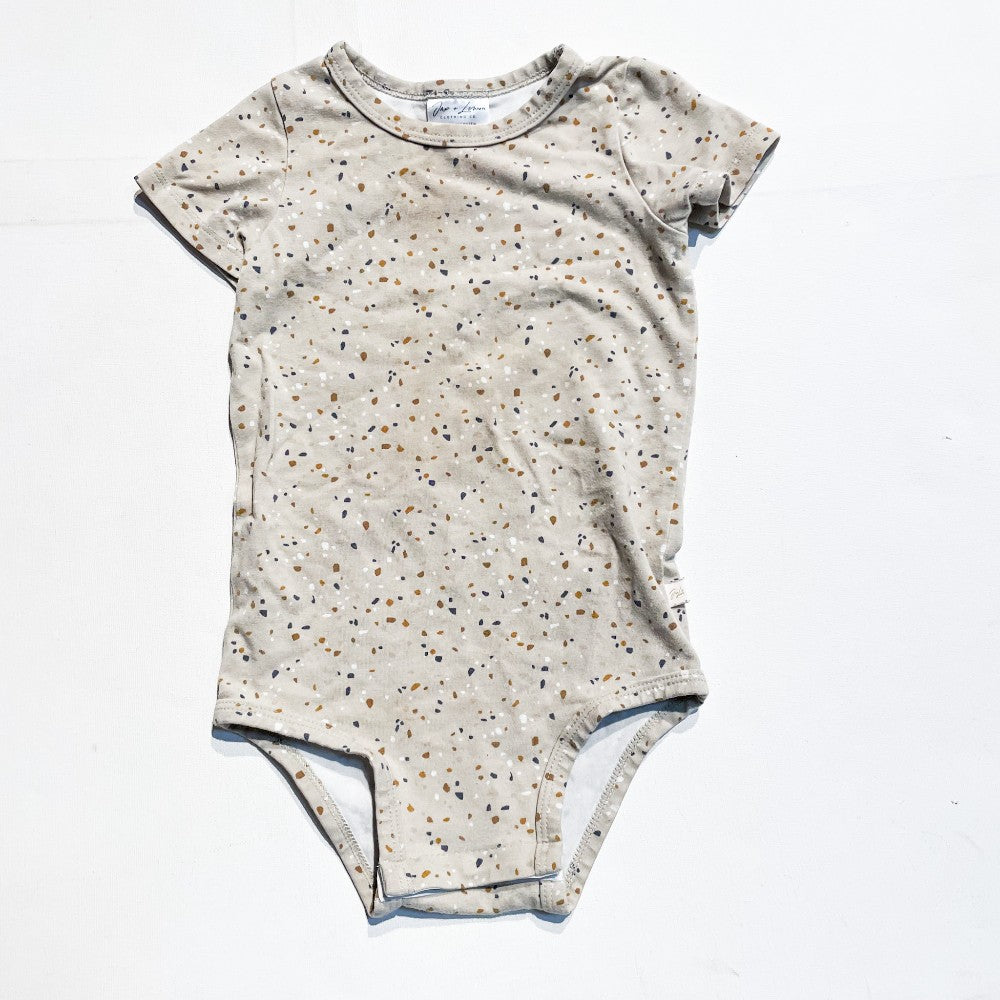 Jax & Lennon Onesie 12-18M *Imperfection|159145