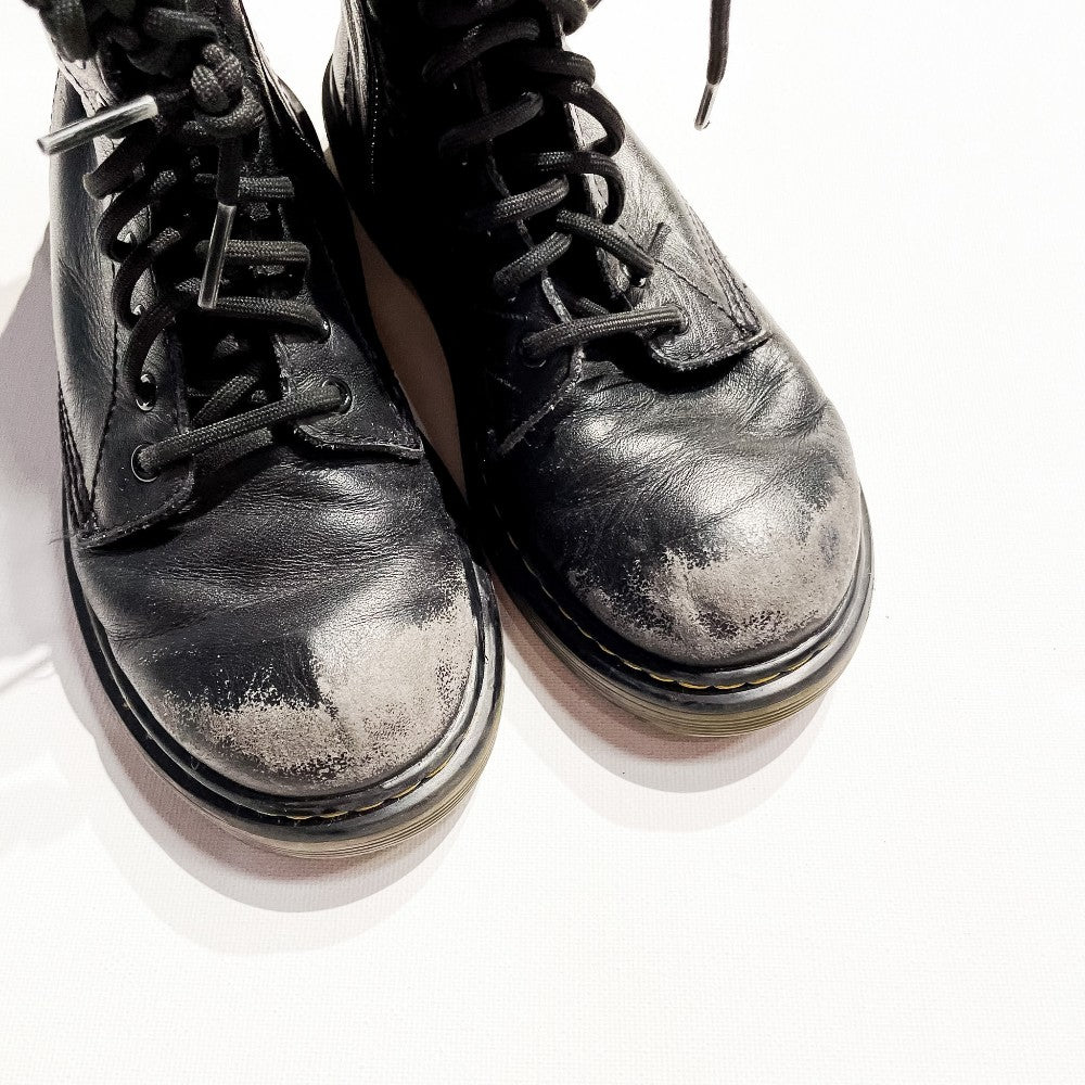 Doc Martens 1C **Toe Scuffs|203120