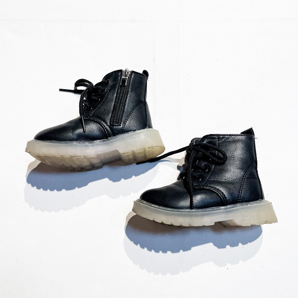 Boots (6)|157757