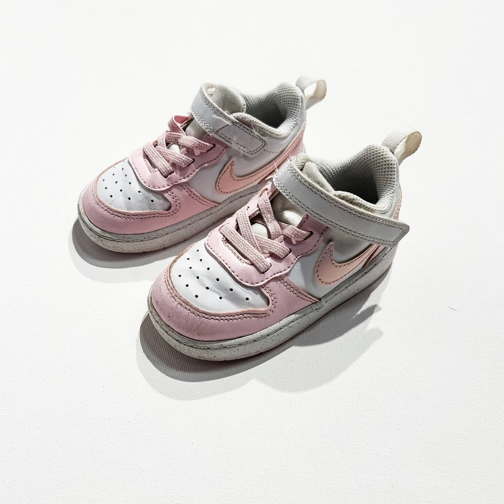 Pink Nikes 7|208542
