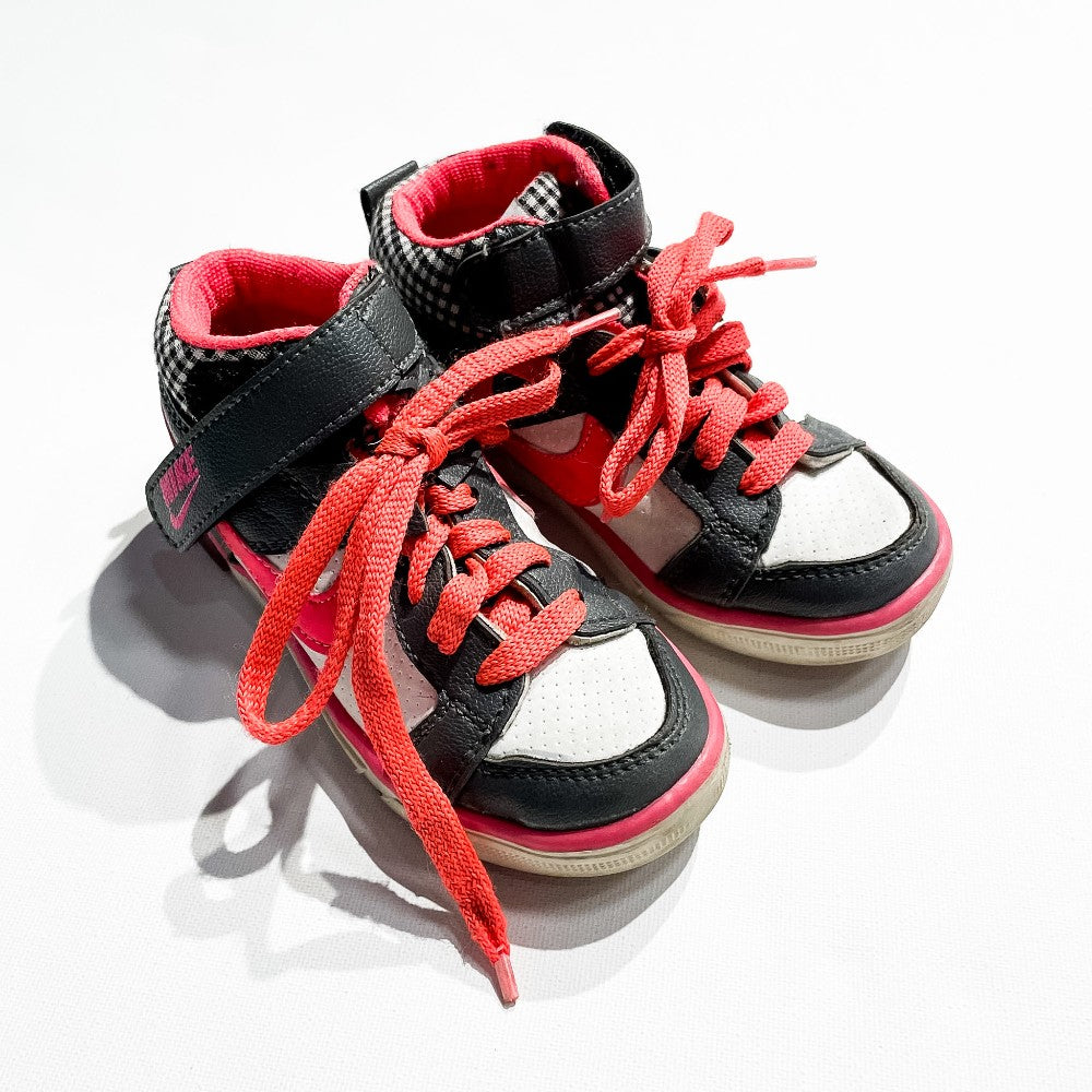 Nikes 10|198426