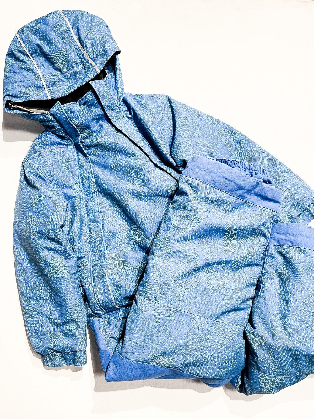 MEC Snowsuit 4Y **Reg $180|220107