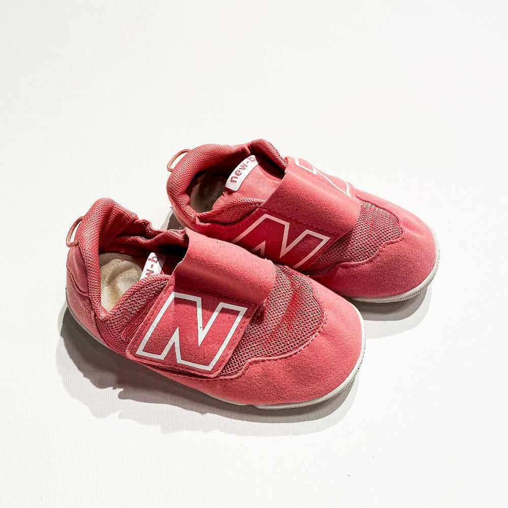 New Balance Shoes 8|234000